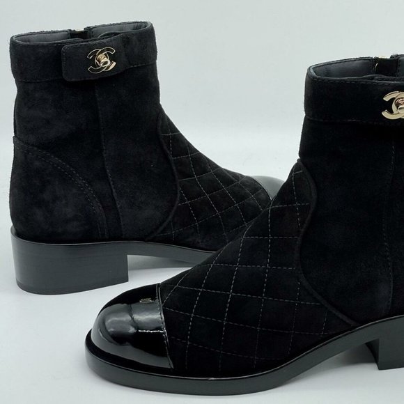 CHANEL 20K Suede Cap Toe Quilted CC Turnlock Flat Ankle Booties Boots - Picture 11 of 15